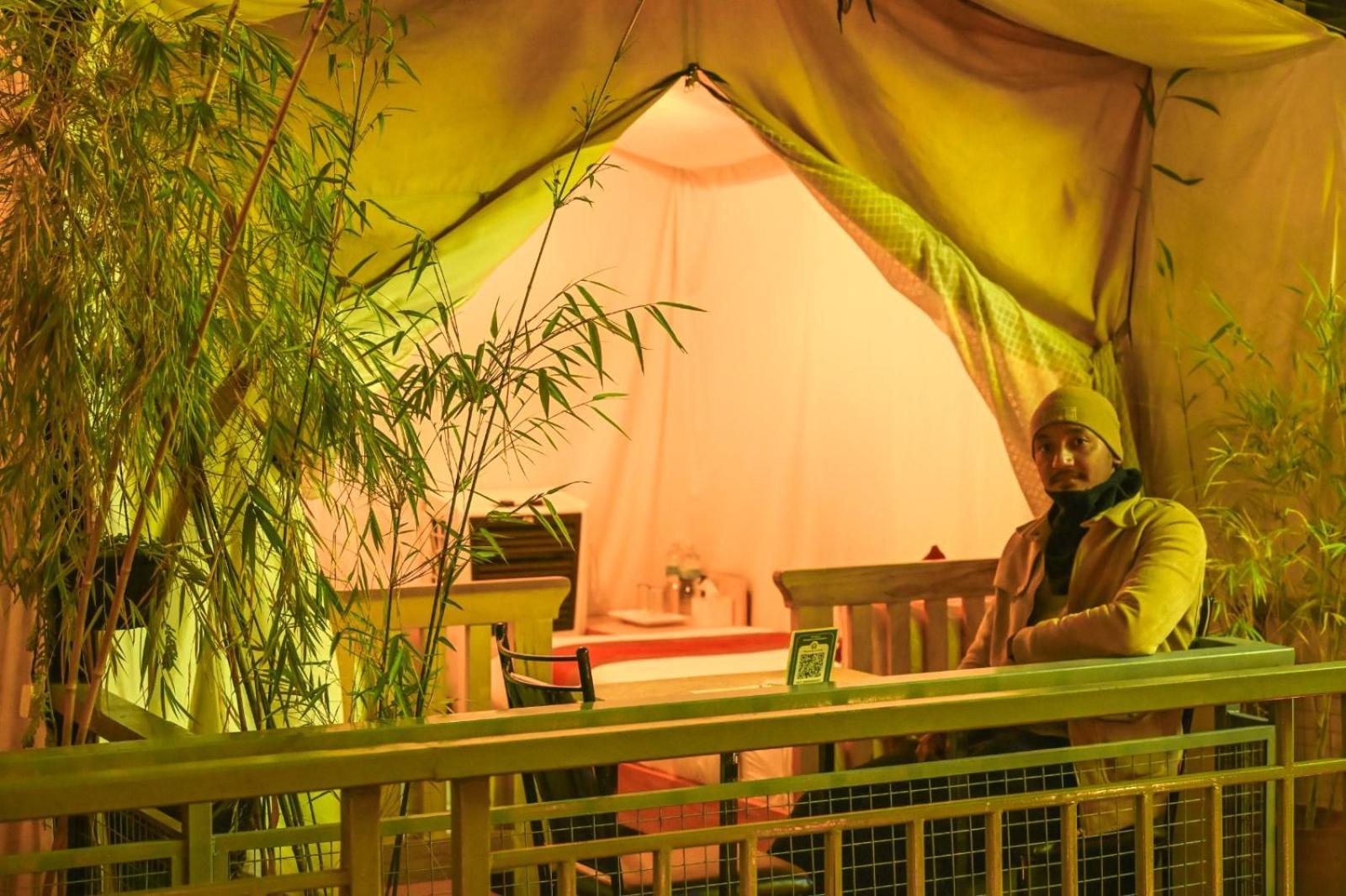 Kalash Parkaze And Tent Inn Pokhara Room photo